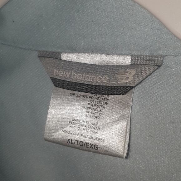 New balance jacket xl BUNDLE ONLY - Picture 2 of 5